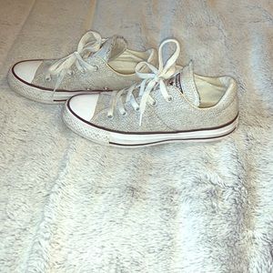 Grey converse low tops